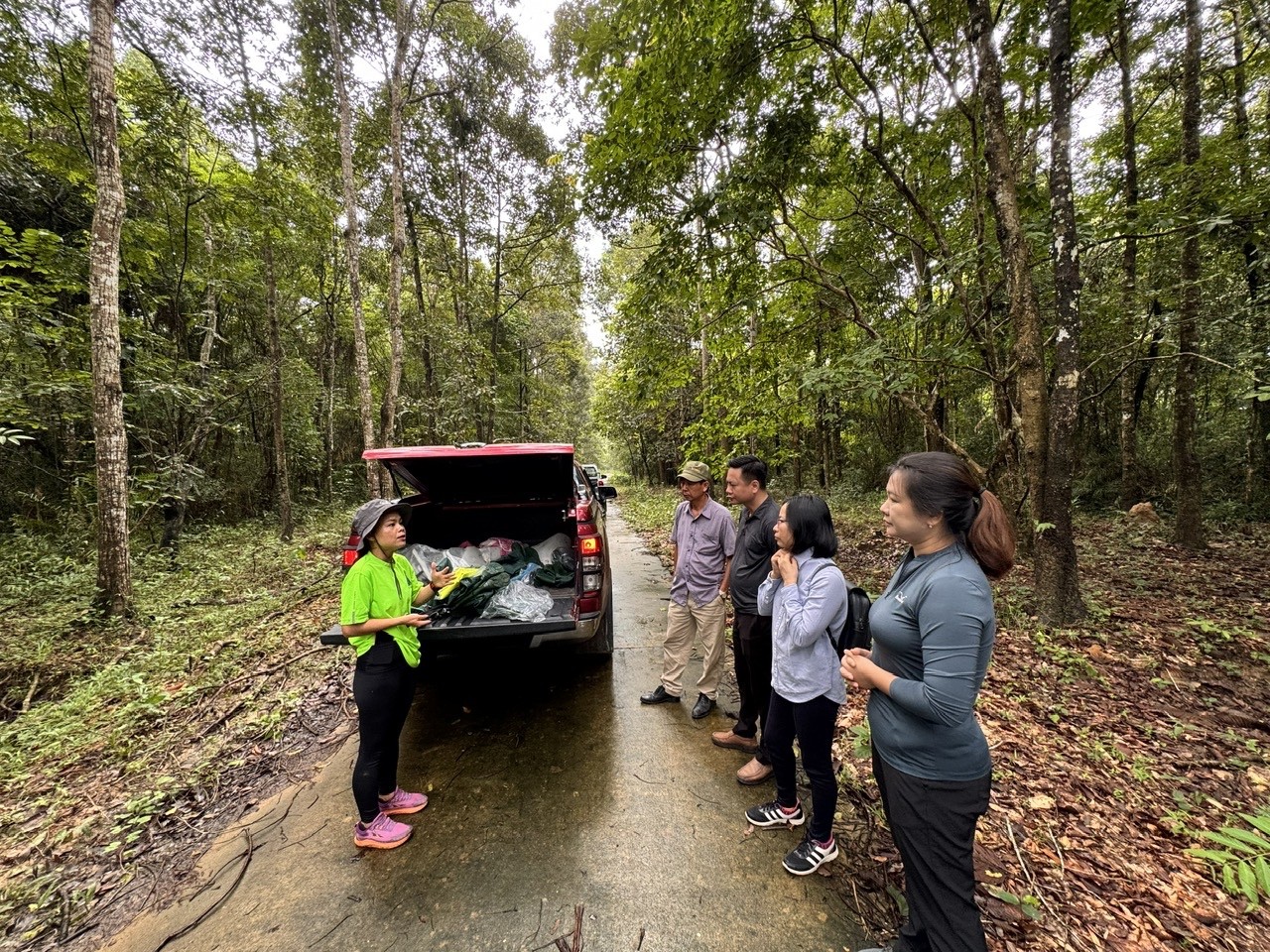 huong-dan-vien-du-lich-pho-bien-cac-quy-dinh-bien-phap-an-toan-cho-doan-kiem-tra-travelmagazinvn-1783765436.jpg