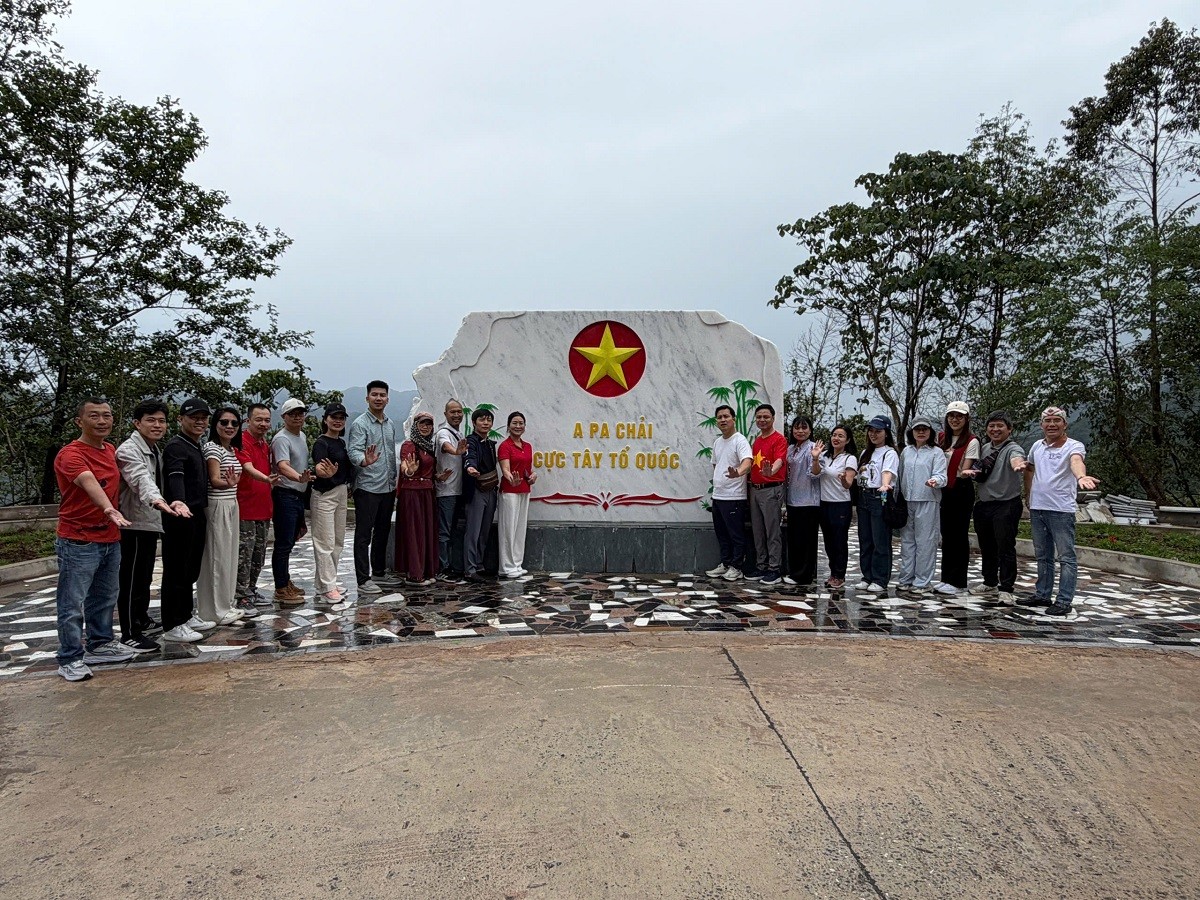 cot-co-a-pa-chai-thieng-lieng-va-tu-hao-noi-cuc-tay-to-quoc-travelmagazin-5-1784719035.jpg