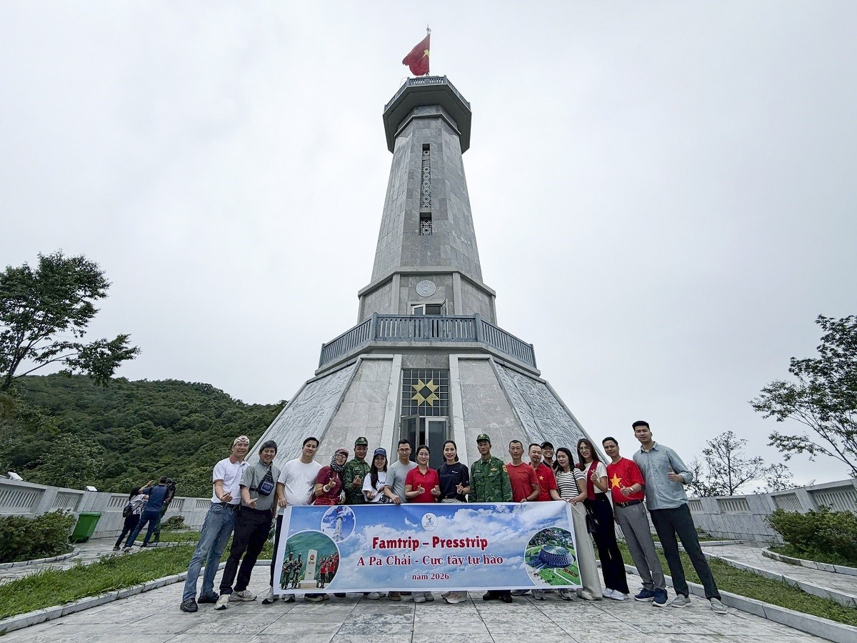 cot-co-a-pa-chai-thieng-lieng-va-tu-hao-noi-cuc-tay-to-quoc-travelmagazin-8-1784718794.jpg