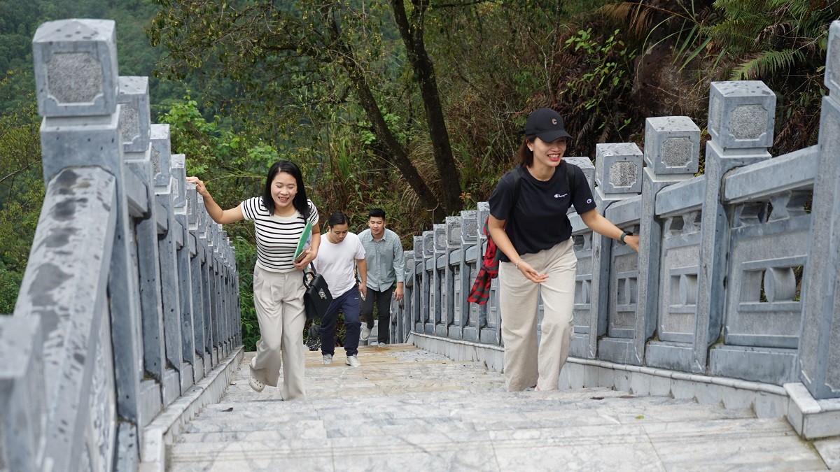 cot-co-a-pa-chai-thieng-lieng-va-tu-hao-noi-cuc-tay-to-quoc-travelmagazin-9-1784718987.JPG