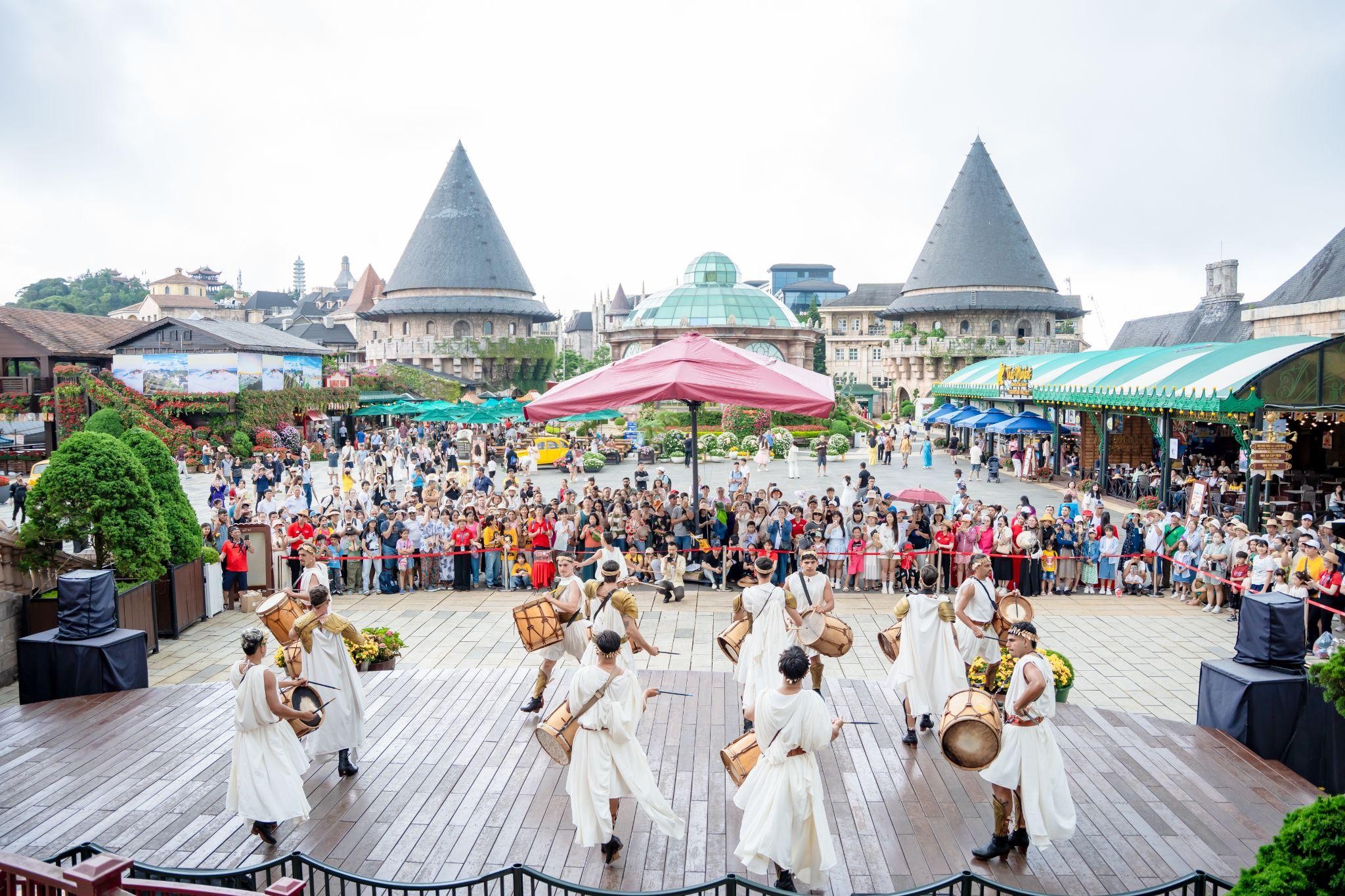 19-nam-ba-na-hills-khi-mot-cau-ca-dao-lui-vao-di-vang-travelmagazin-1-1789437432.jpg