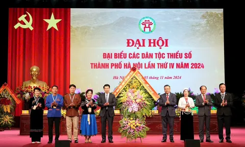 Sự đoàn kết, đổi mới, hội nhập,phát triển luôn có trong mỗi con người tại cộng các dân tộc Việt Nam