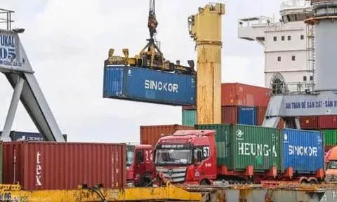 Xuất nhập khẩu 10 tháng tăng 15,8%,thương mại đạt trên 23,3 tỷ USD