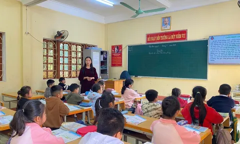 Cô giáo vượt nghịch cảnh, nỗ lực vì tình yêu học trò