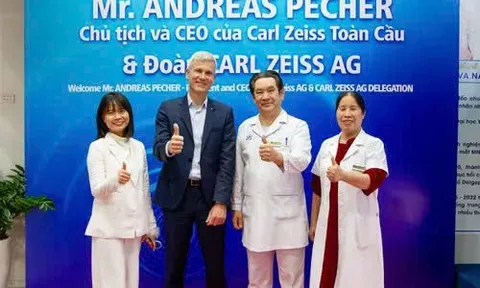 Chủ tịch Tập đoàn Carl Zeiss ấn tượng với Bệnh viện mắt quốc tế Việt - Nga