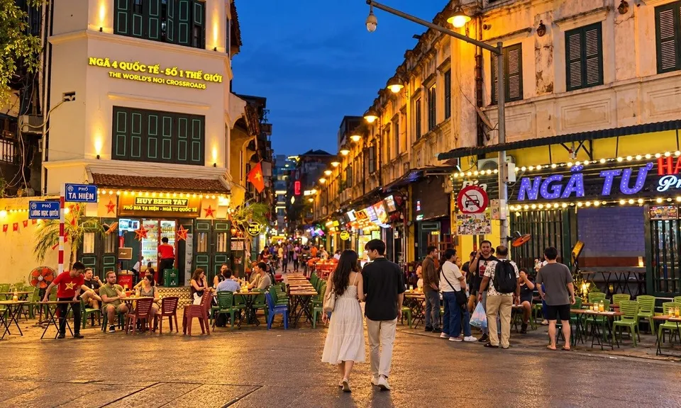Có một Hà Nội rất khác sau hoàng hôn